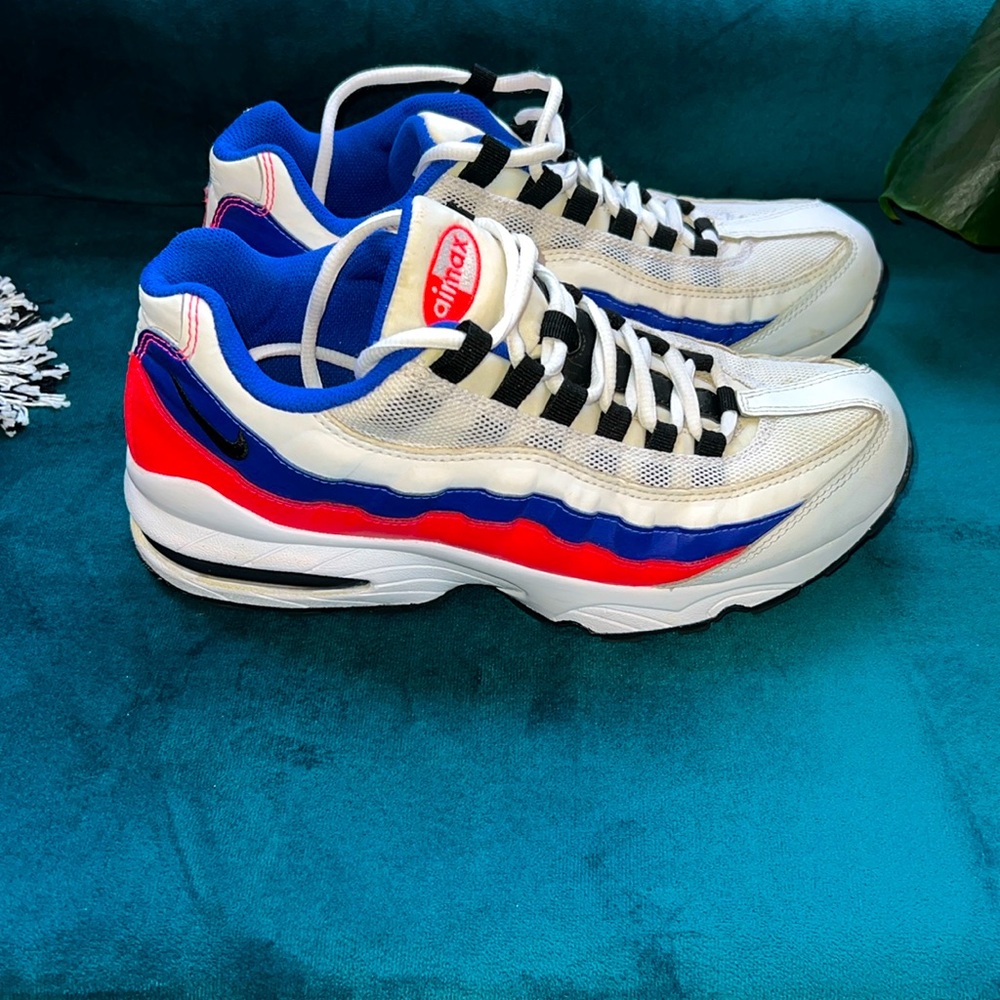 Nike Air Max 95 GS 'Solar Pack' 905348-103 Youth Size 7Y/ Women’s